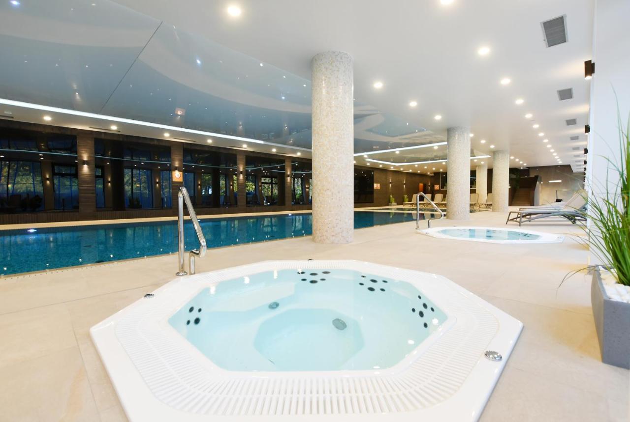 Nadmorskie Tarasy Baseny,sauny,garaz Port -navigator Apartament Kołobrzeg