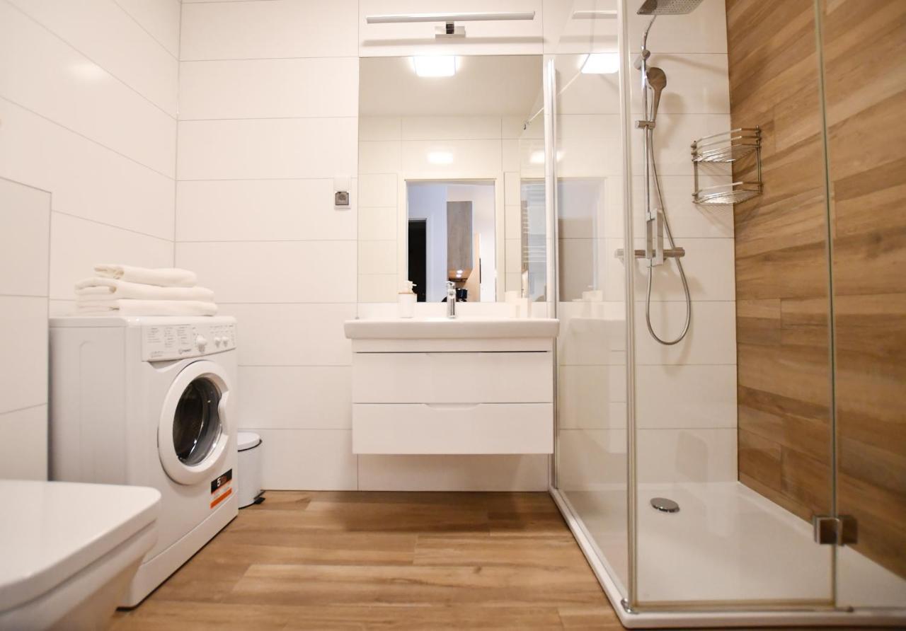 Nadmorskie Tarasy Baseny,sauny,garaz Port -navigator Apartment *